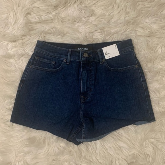 Express high waisted dark wash shorts Raw hem Sz 2 - Picture 3 of 7
